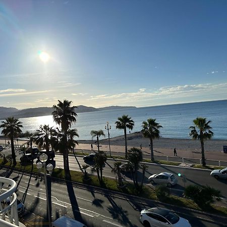 Beach Front, Superbe Appartement Pour 4 Personnes นีซ ภายนอก รูปภาพ