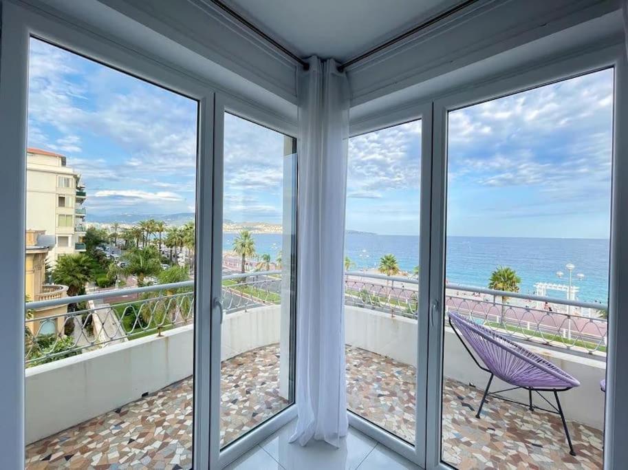 Beach Front, Superbe Appartement Pour 4 Personnes นีซ ภายนอก รูปภาพ