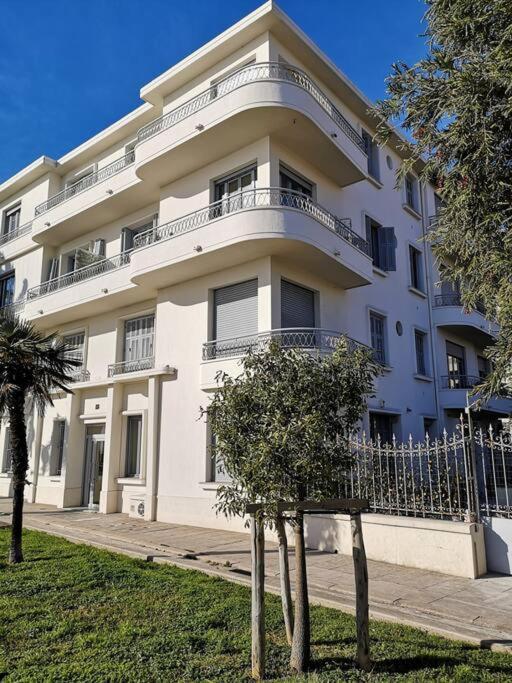 Beach Front, Superbe Appartement Pour 4 Personnes นีซ ภายนอก รูปภาพ
