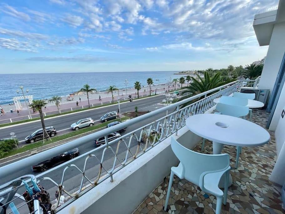 Beach Front, Superbe Appartement Pour 4 Personnes นีซ ภายนอก รูปภาพ
