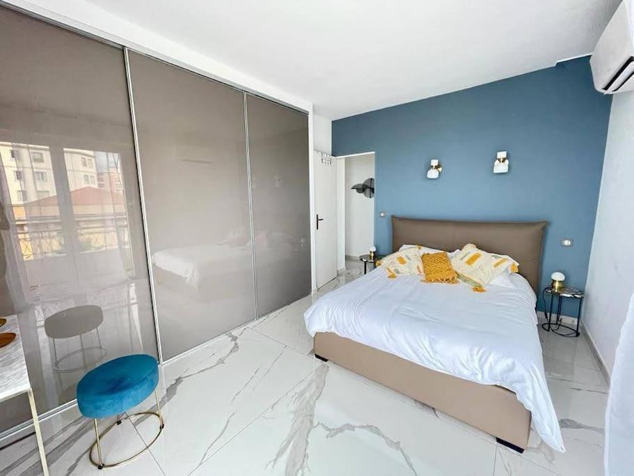 Beach Front, Superbe Appartement Pour 4 Personnes นีซ ภายนอก รูปภาพ