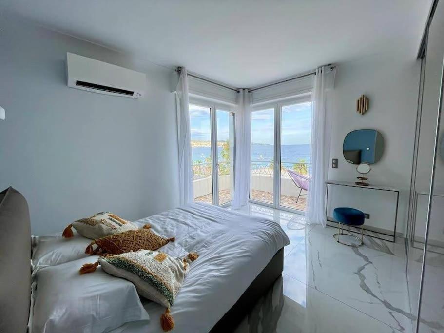 Beach Front, Superbe Appartement Pour 4 Personnes นีซ ภายนอก รูปภาพ