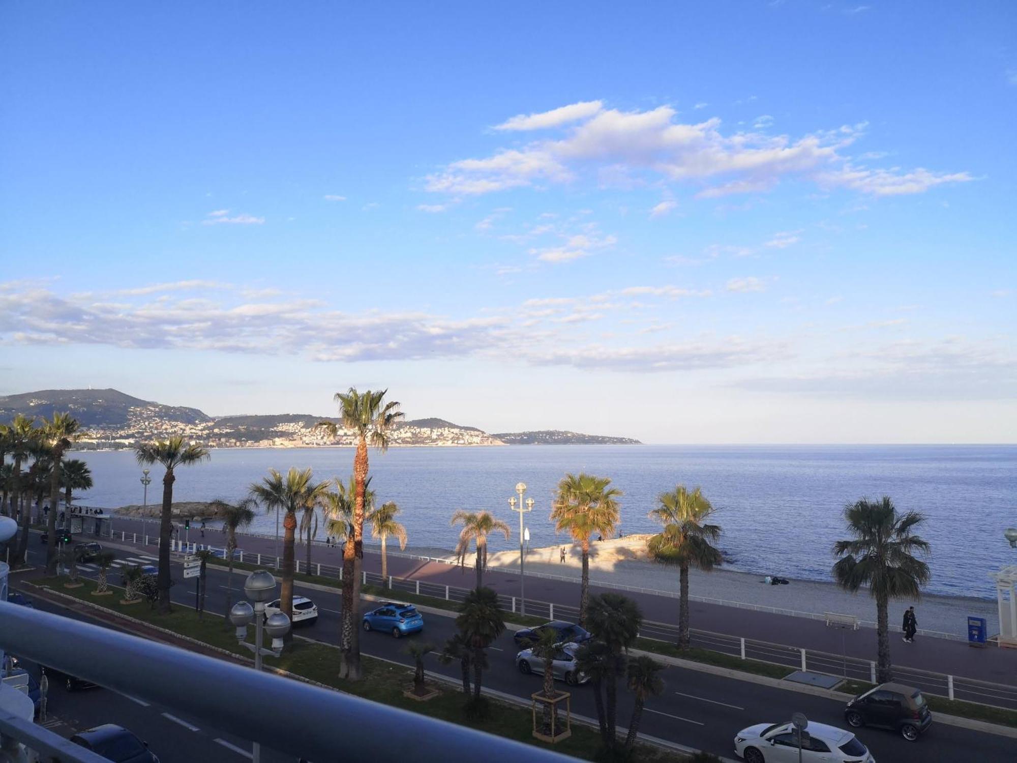 Beach Front, Superbe Appartement Pour 4 Personnes นีซ ภายนอก รูปภาพ