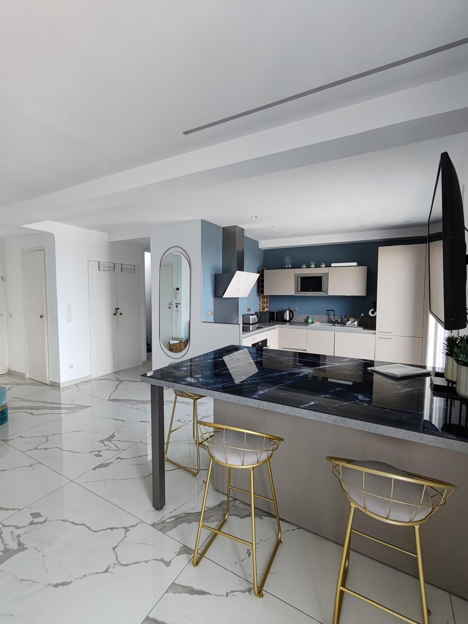 Beach Front, Superbe Appartement Pour 4 Personnes นีซ ภายนอก รูปภาพ