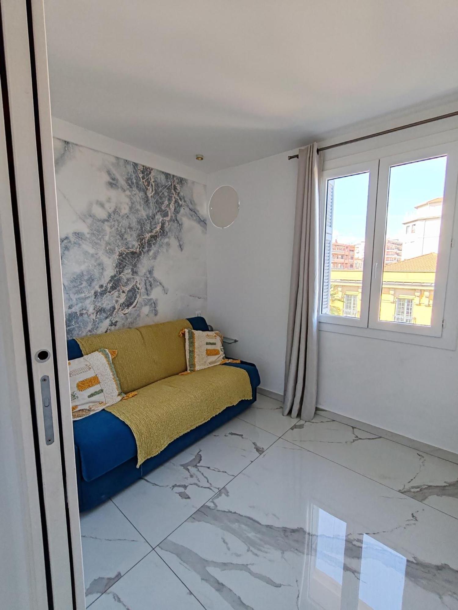 Beach Front, Superbe Appartement Pour 4 Personnes นีซ ภายนอก รูปภาพ
